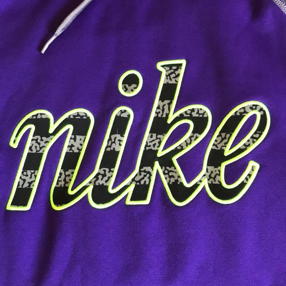 Like new therma-fit nike hoodie - Picture 3 of 5